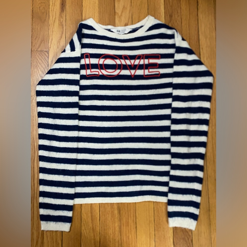 H&M LOVE Sweater, oversized. Size 13-14Y.